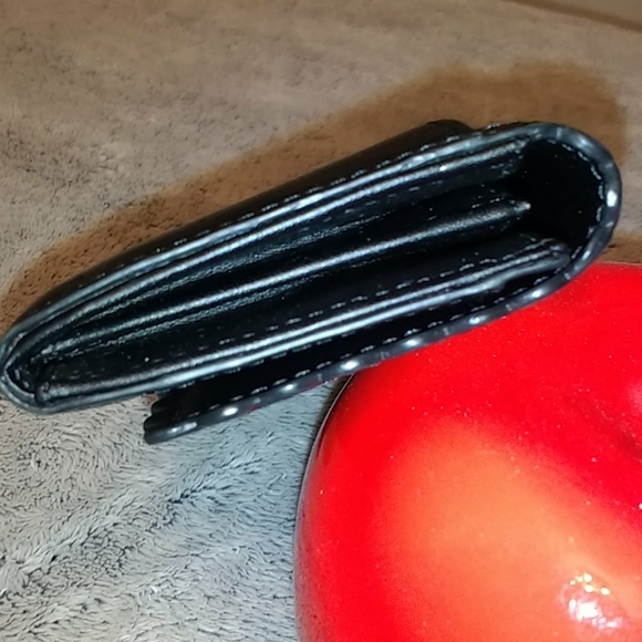 Authentic Kate Spade black leather wallet - Picture 8 of 12